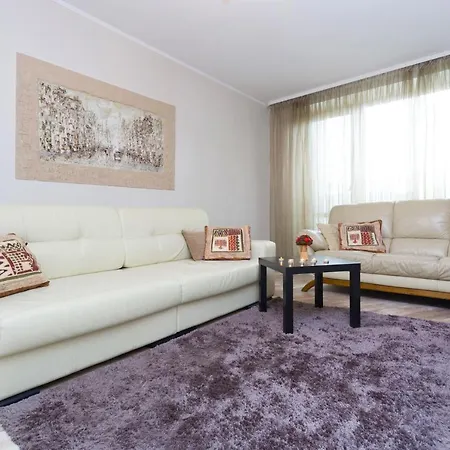 Appartamento Yakub Kolas Square